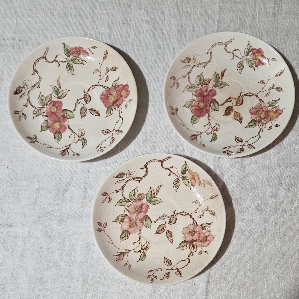 1940 Vintage Saucers